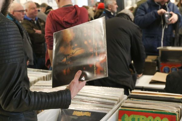 Borza vinilnih plošč, priložnost za lep zaslužek