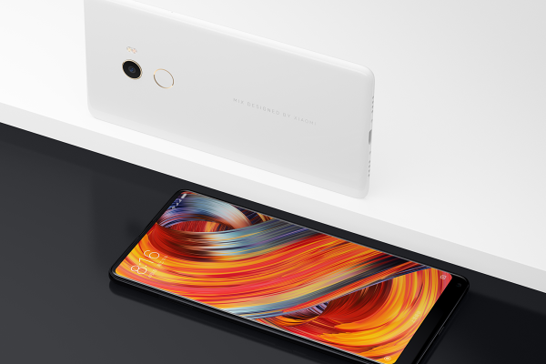 Kitajski Xiaomi navdušil s pametnim telefonom Mi MIX 2S