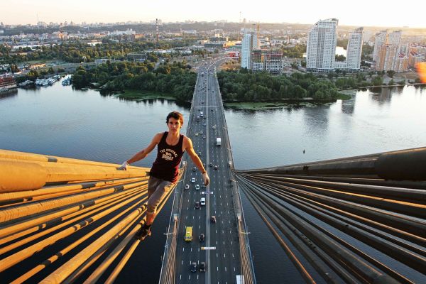 Ljudje, ki tvegajo življenja za naslednji najboljši selfie