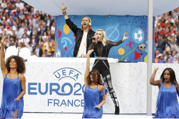 V vročici Euro 2020 poslušamo himne evropskih nogometnih prvenstev