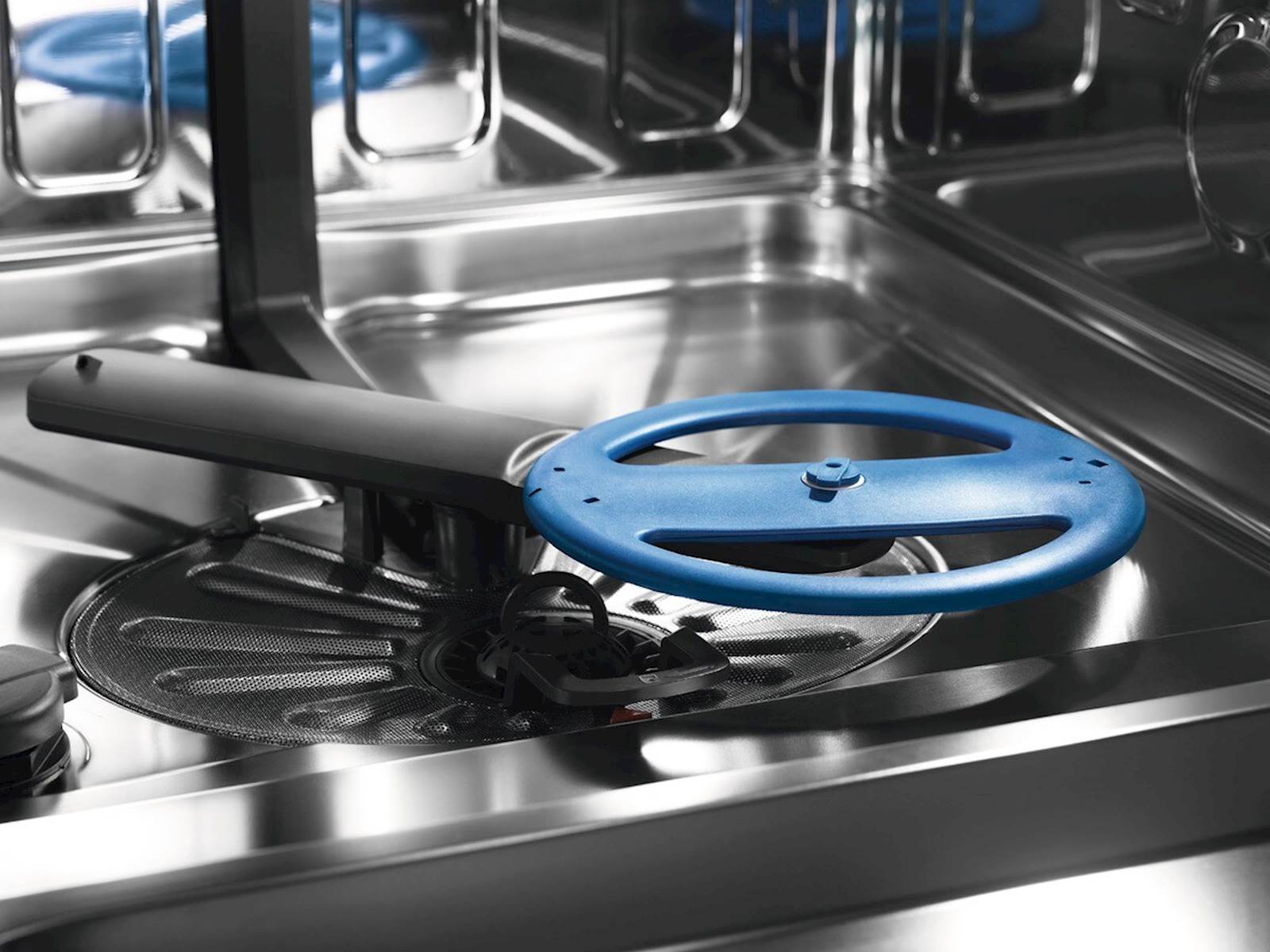 Vgradni pomivalni stroj Electrolux EEZ69410W 60