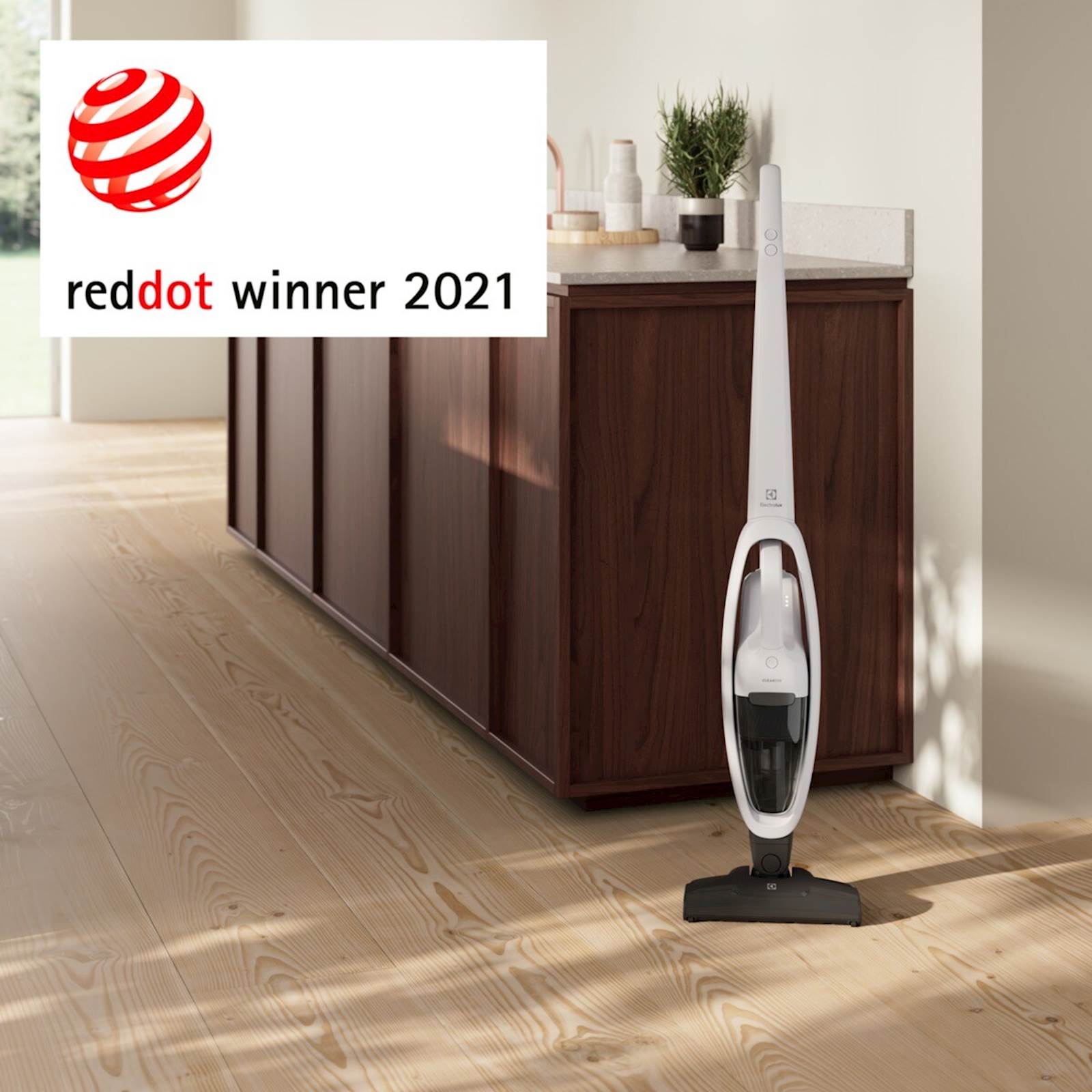 Electrolux pokončni sesalnik ES31CB18SH