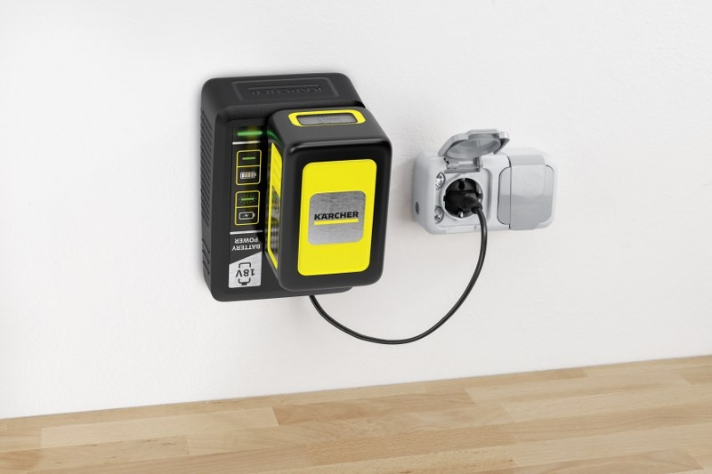 Nadomestna baterija KARCHER 18V 5 AH + Polnilec