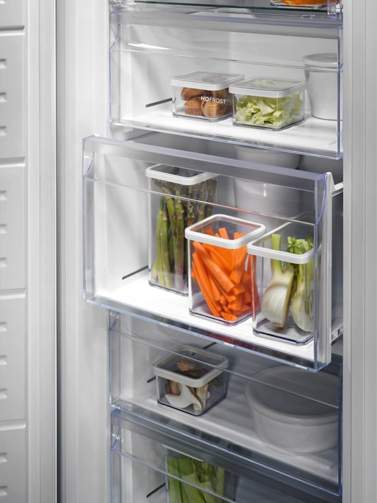 Zamrzovalna omara Electrolux LUT6NE28U